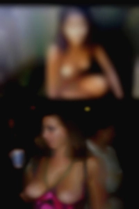 Housewife hookup looking for lady to sex.