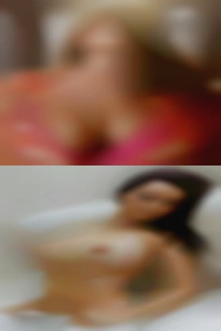 Woman in deer sex NSA stand nude.